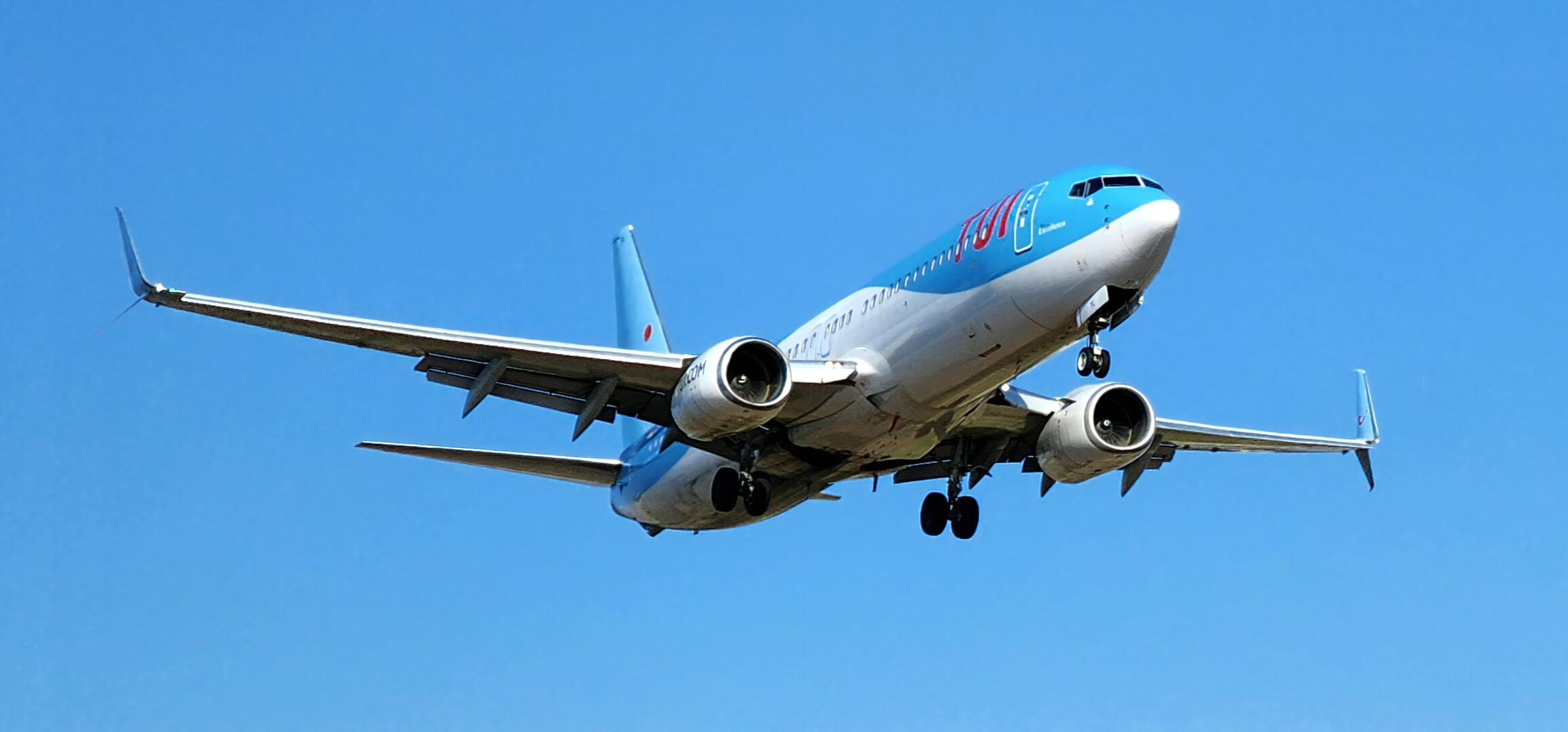 Tui B737 Landing